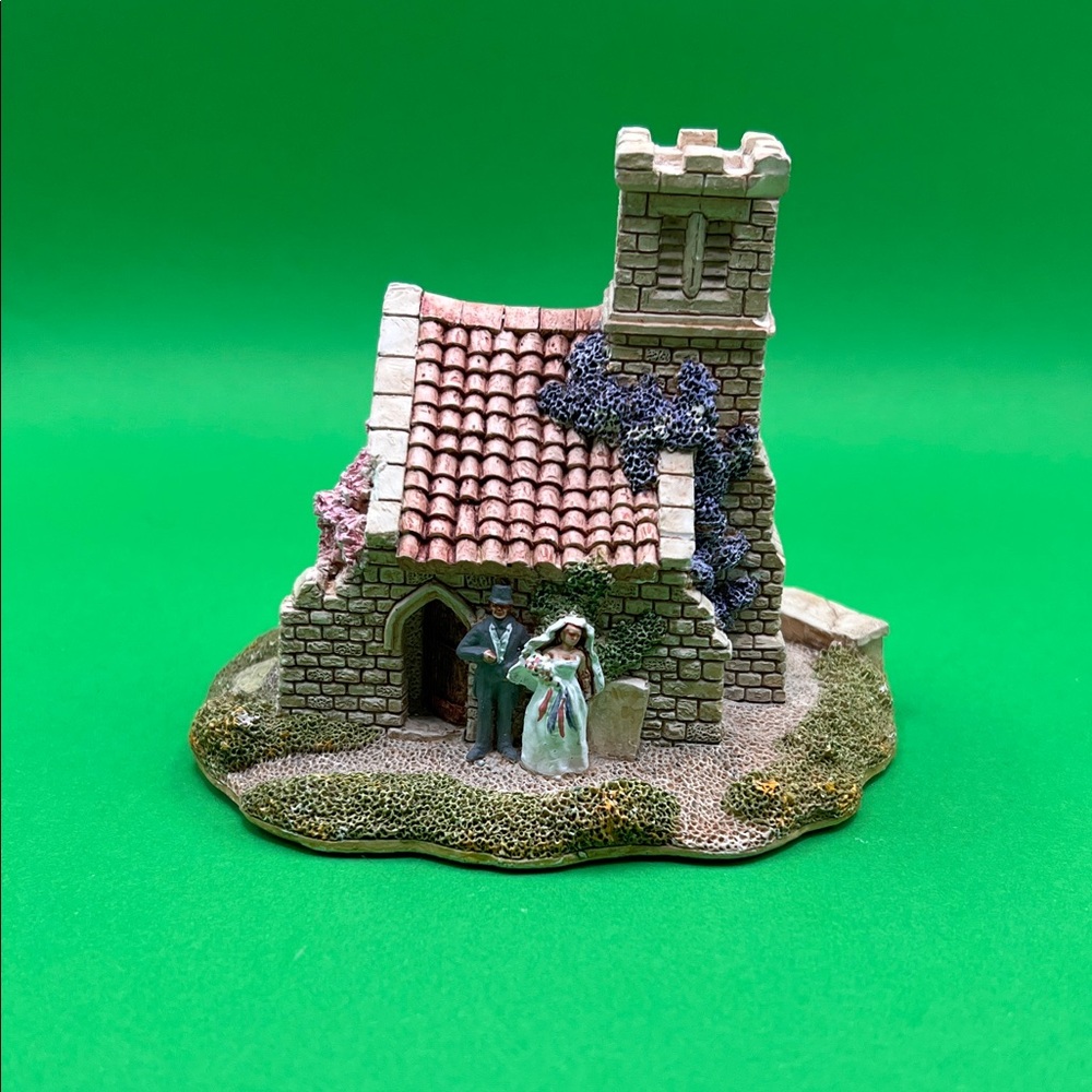 Lilliput Lane “Wedding Bells”  figurine